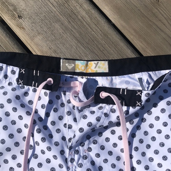 Roxy Board Shorts 9 - Picture 2 of 8